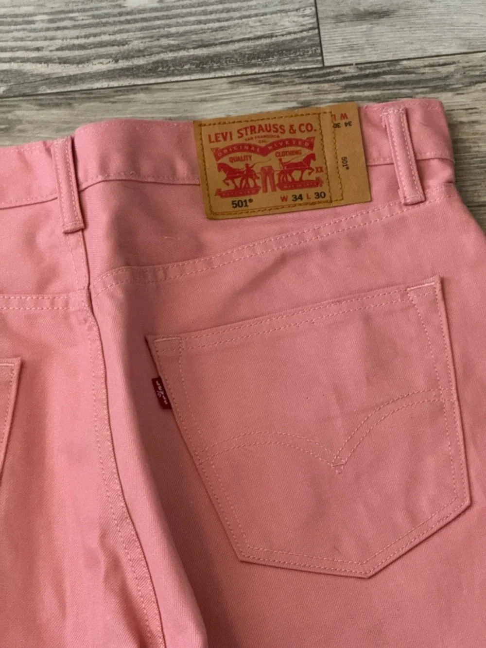 Levi's 501 original fit jeans Coral Pink Color Button Fly 34x30